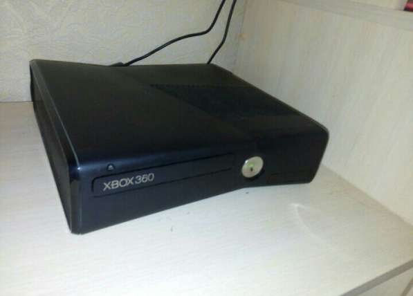 Xbox 360 (kinekt+консоль+геймад+3 игрв) в Нижней Туре фото 4