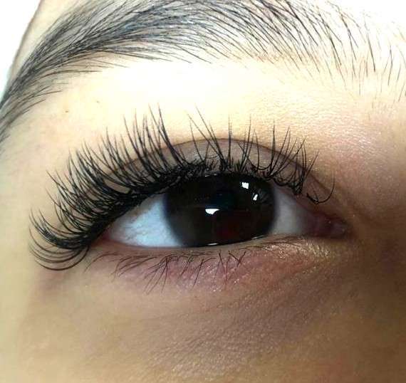 Наращивание ресниц