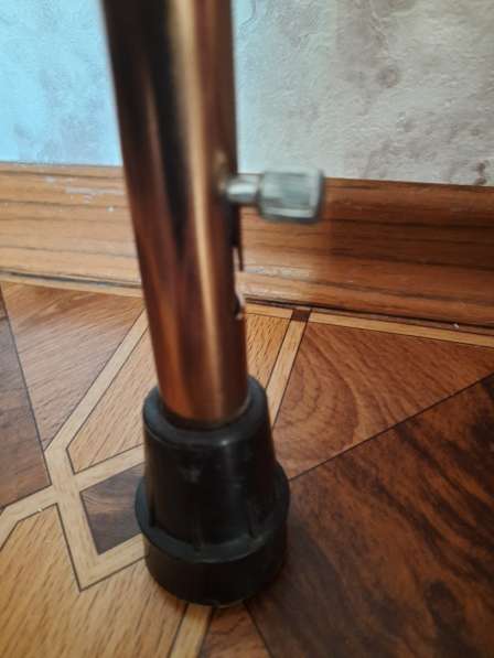 Продам трость опорную (телескопическую), ручка деревянная в фото 3