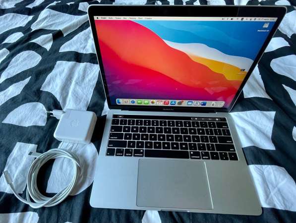 Apple MacBook Pro 13 2019 with Touch Bar