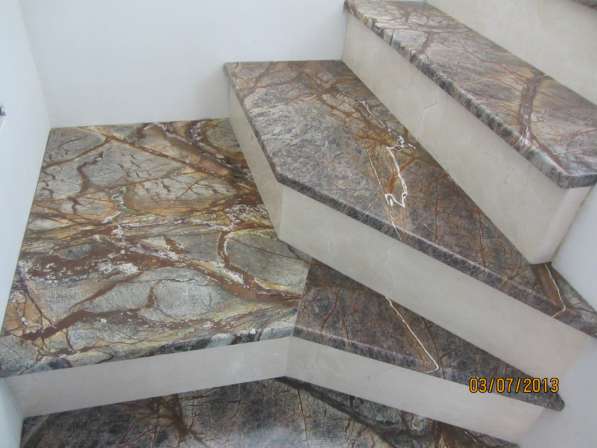 Лестницы из натурального камня мрамора и гранита в Москве фото 6