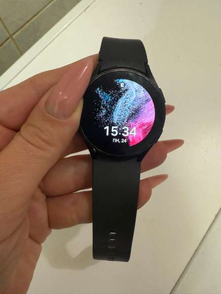 Часы Samsung Galaxy Watch 4
