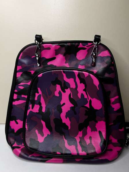 Модный пятнистый рюкзак