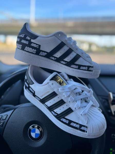 Adidas кроссовки