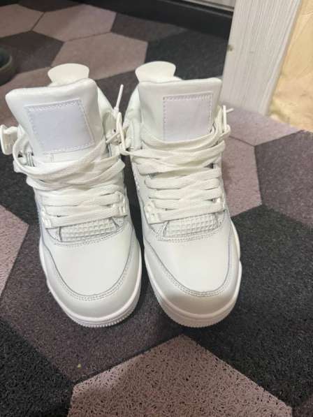 Кроссовки в Тобольске