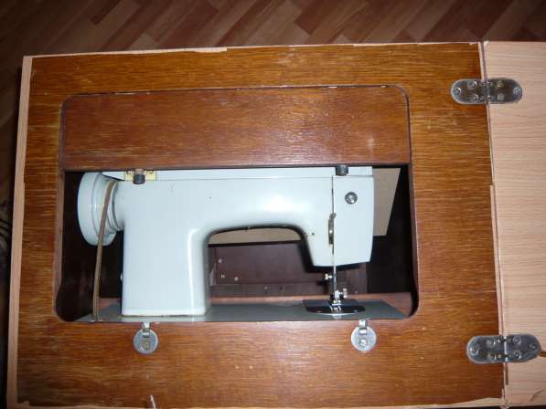 Продаю швейную машину б/у в Екатеринбурге