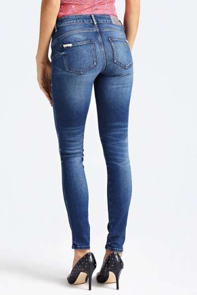 Джинсы GUESS JEANS в Москве