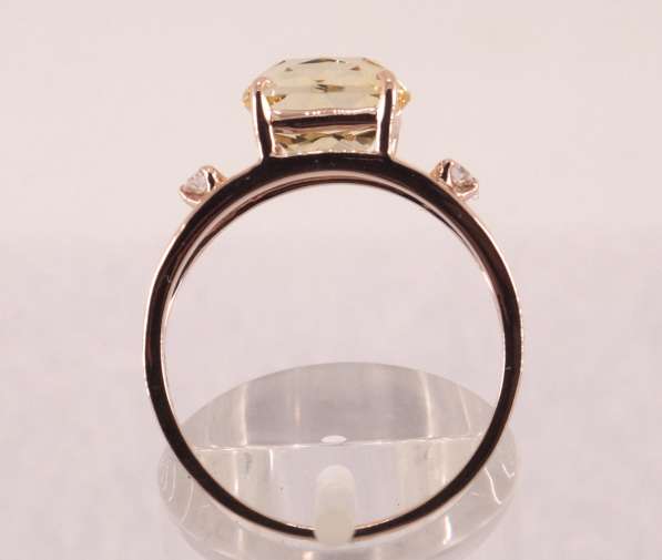 Кольцо золотое с овальным Гелиодором и бриллианты в Москве