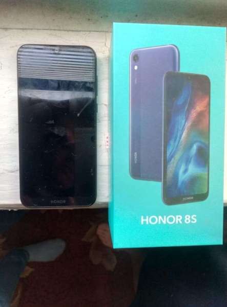 Продаю телефон HONOR 8S