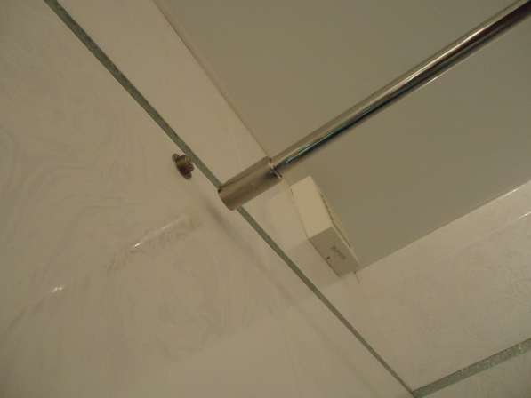 Изготовление прямых карнизов для шторы в ванную комнату в Краснодаре фото 4