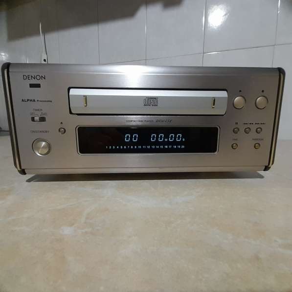 CD-проигрыватель Denon DCD-7.5L