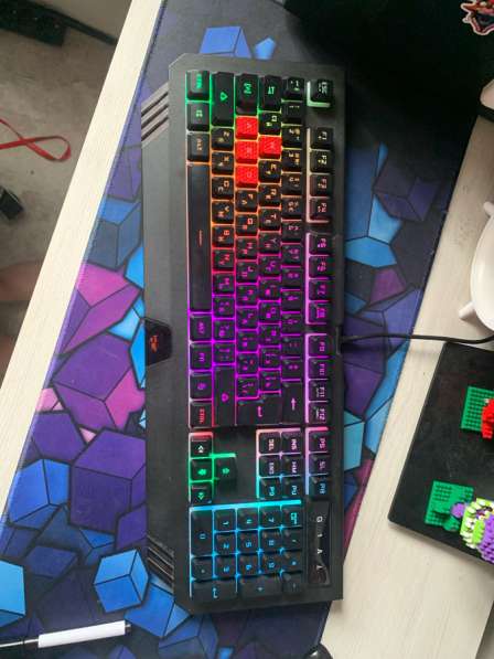 Клавиатура игровая с подсветкКлавиатура игровая с подсветкой в Уссурийске