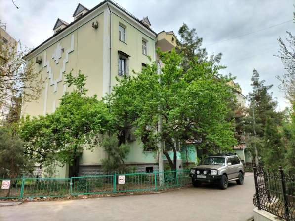 Двухуровневая 260 м. 3 комнаты в 
