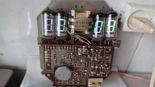 Чaсы элeктpонные нaстенные 2шт в Челябинске фото 11