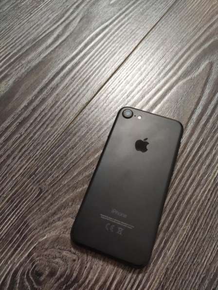 IPhone 7 32 GB + Несколько чехлов в Екатеринбурге