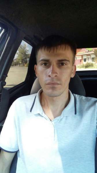 Виталий, 24 года, хочет познакомиться