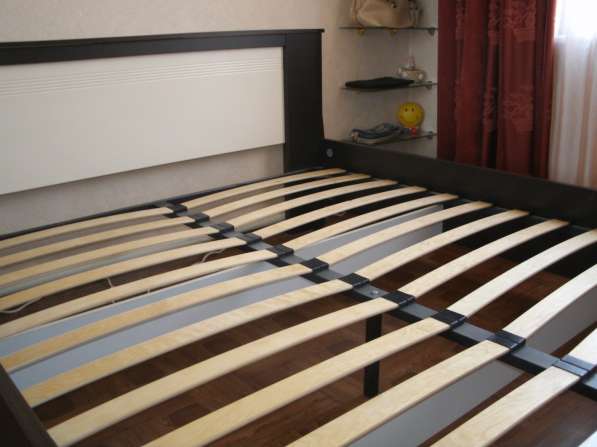 Продам двуспальную кровать с матрасом в Краснодаре фото 4