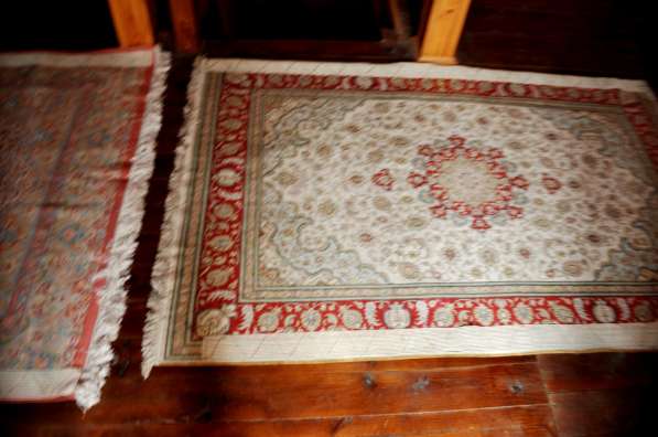 Понимающим отдам почти даром шелковые турецкие ковры в Москве