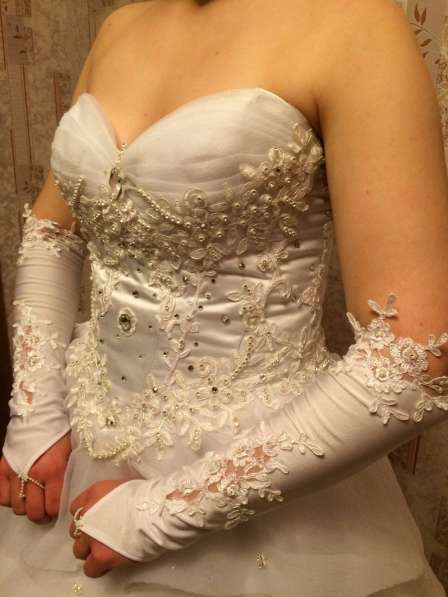 Свадебное платье, перчатки