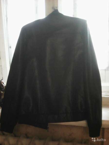 Куртка чёрная(кожзам), новая в Москве