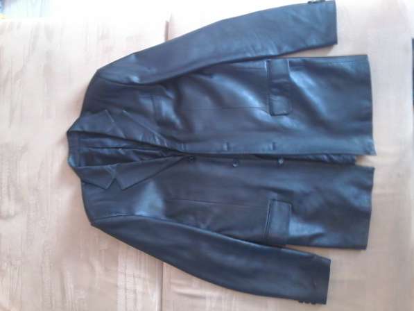 Продам новый кожаный пиджак! в Феодосии