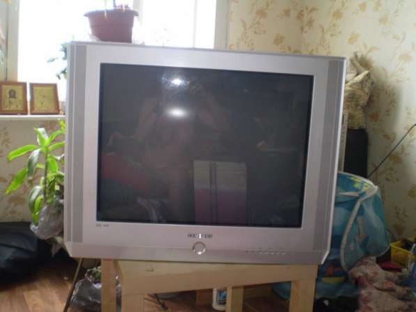 Продам телевизор LQ 1500 руб. В хор. состоянии