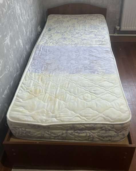 Кровать