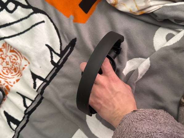 Продам оригинальные наушники JBL в Владивостоке