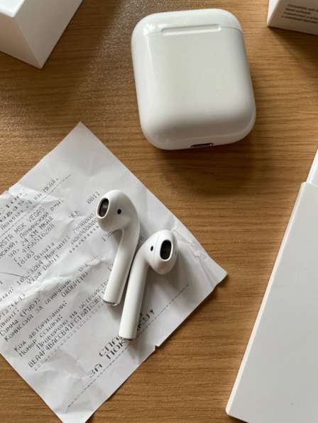 AirPods (2019) в Москве