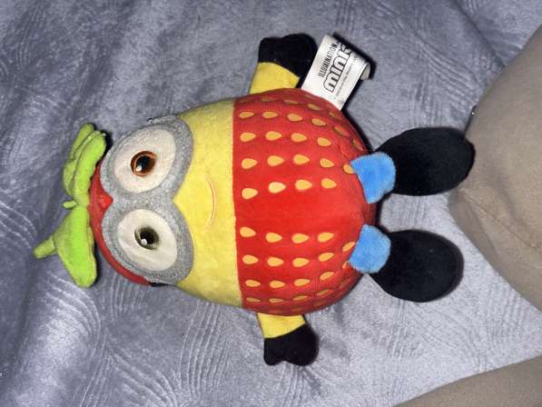 Игрушка меньён клубничка