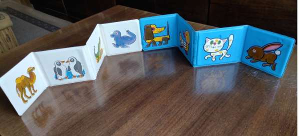 Пластиковые книжки-раскладушки для развития малышей в фото 3