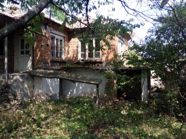 Двухэтажный дом в деревне Бдинцы, Добрич