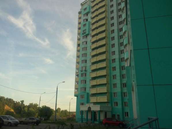 Продам трехкомнатную квартиру в Красногорске. Жилая площадь 96 кв.м. Этаж 16. Есть балкон.
