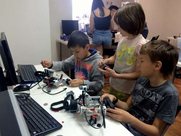 Компьютерные курсы робототехники LEGO для детей в 