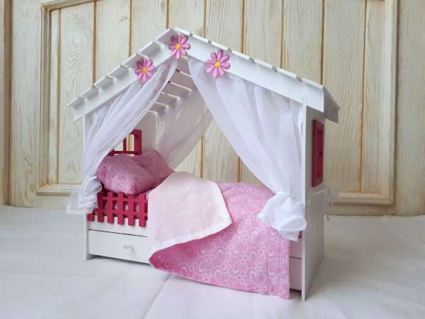 Кровать-домик для куклы. Лучшая игрушка в подарок девочке в Москве фото 4