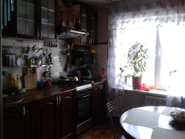 Продам трехкомнатную квартиру в Ростов-на-Дону.Жилая площадь 60 кв.м.Этаж 2.Дом кирпичный.