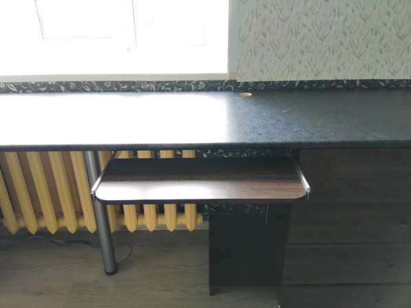 Продам стол в Красноярске