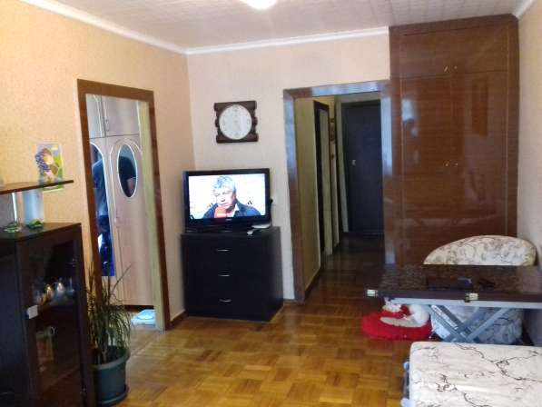 Квартира 3-х комнатная в Шахтах
