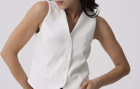 Жилетка женская белая
