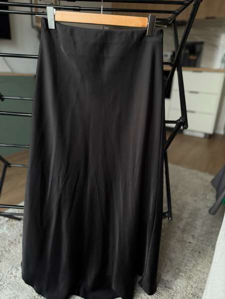 Женская атласная юбка