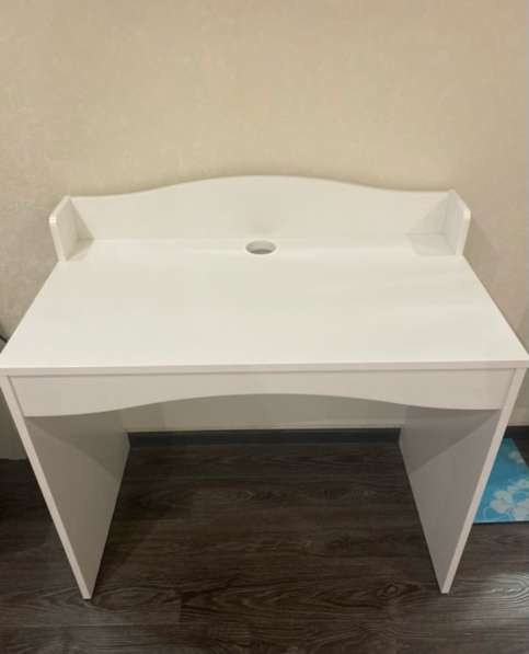 ИКЕА письменный стол СМОГЕРА 93х51х88 см