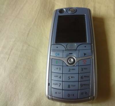 сотовый телефон Motorola C975