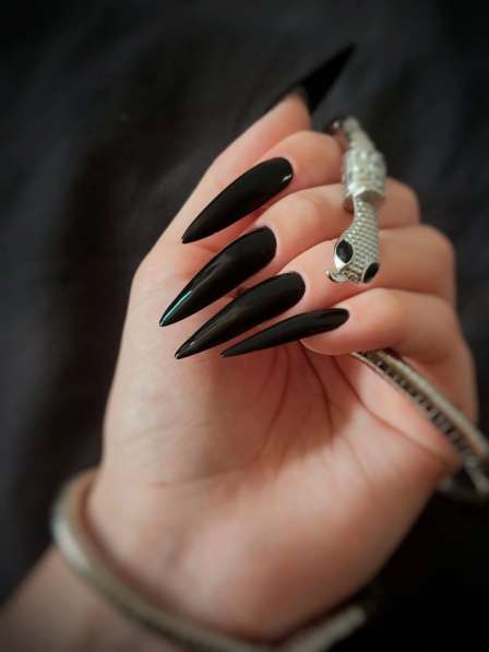 Маникюр в Москве