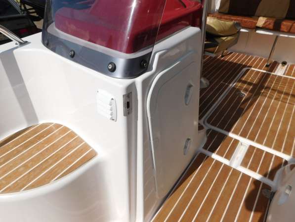 Продажа прогулочного катера Vympel 5400 OPEN BowRider + тент в Санкт-Петербурге