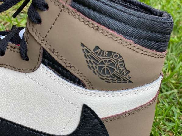 Мужские кроссовки Nike Air Jordan 1 x Travis Scott в Красноярске фото 3