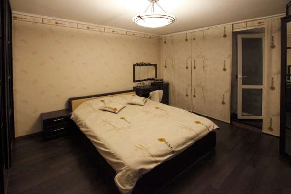 Двуспальную кровать отдам бесплатно в Москве