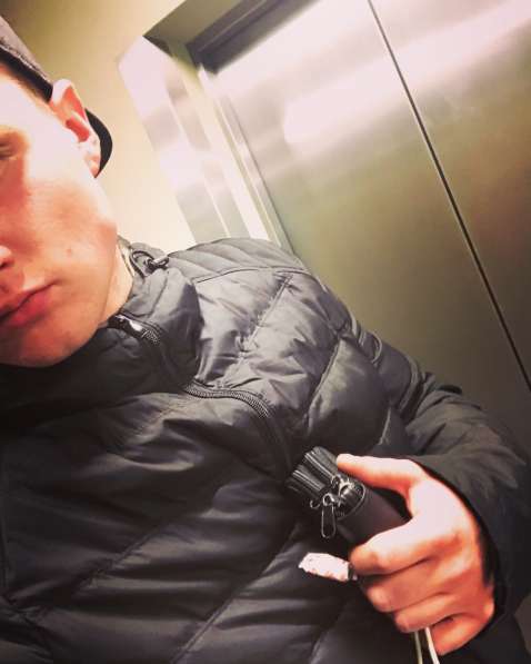 Vova, 20 лет, хочет пообщаться