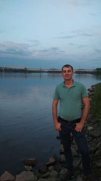 Олег, 32 года, хочет пообщаться – ищу девушку 25-30 лет для семьи и жизни
