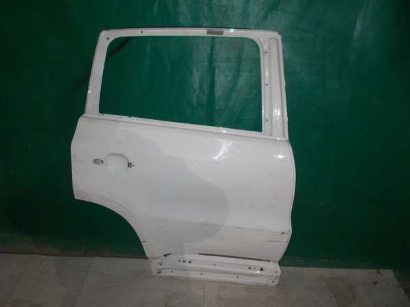 Правая задняя дверь Volkswagen Tiguan