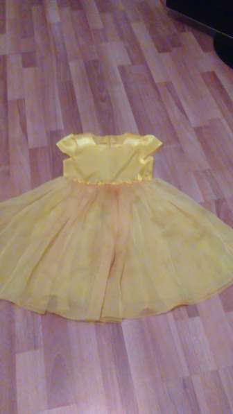Платье желтое на 5 лет